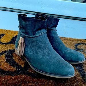 EUC Lucky Brand suede ankle booties